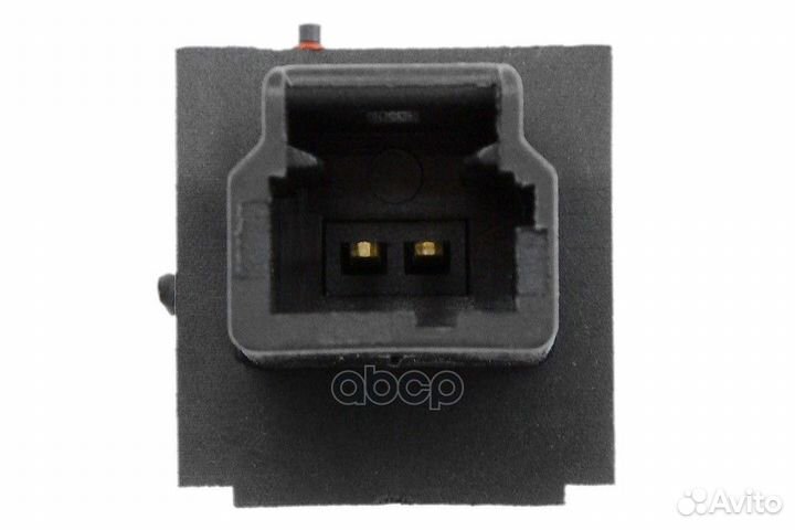 Кнопка замка 5-й двери багажника (квадрат) C-2