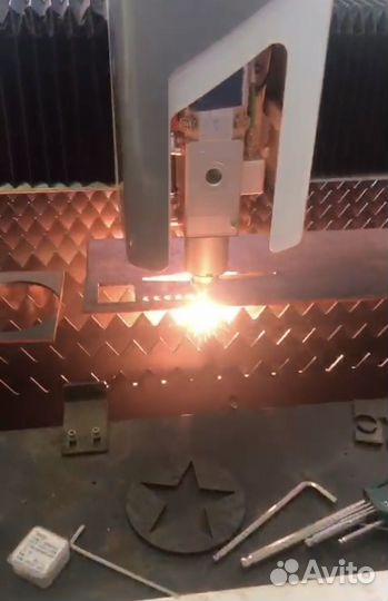 Оператор на лазерный станок