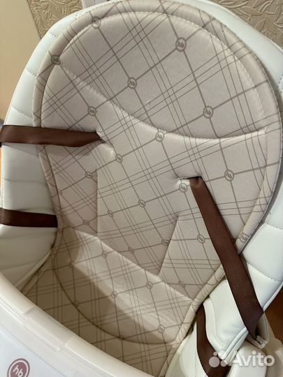 Стульчик для кормления happy baby berny v2 milk