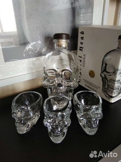 Crystal Head - Бутылка и стопки