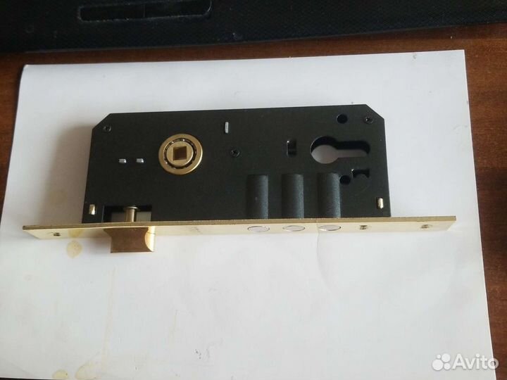 Замок врезной для входной двери