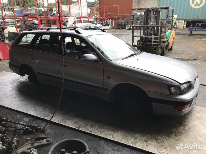 Подкрылок Toyota Caldina AT191G задний