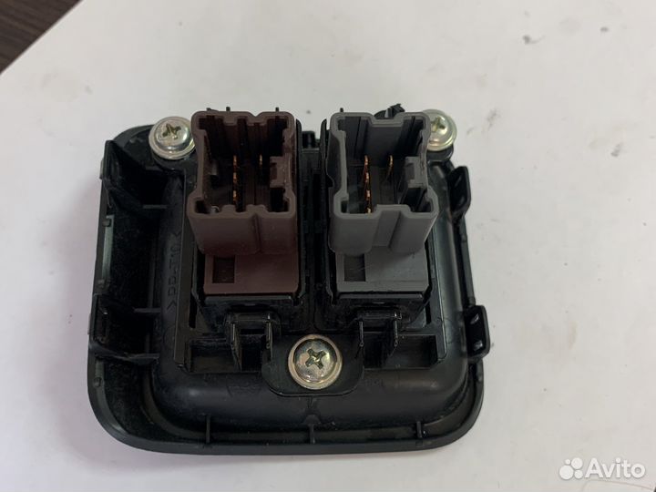 Кнопка подогрева сидения Nissan Juke F15