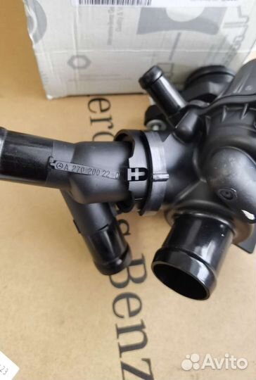 Термостат m270 A2702002200 оригинал новый Mercedes