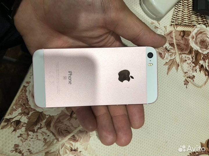Телефон iPhone 5se