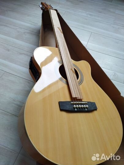 Гитара электроакустическая