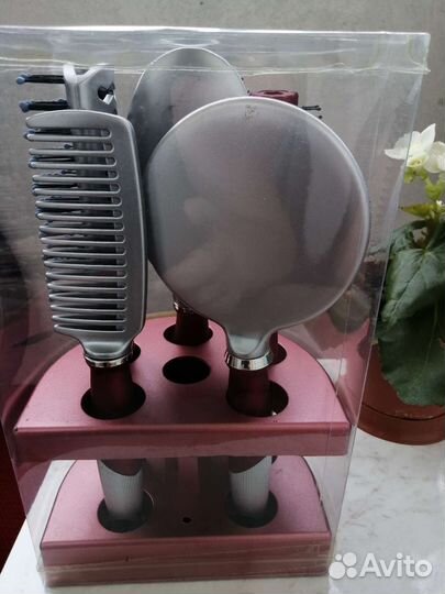 Набор профессиональных расчесок, новых