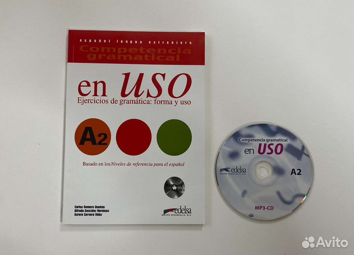 En USO A2, учебник с CD, испанский