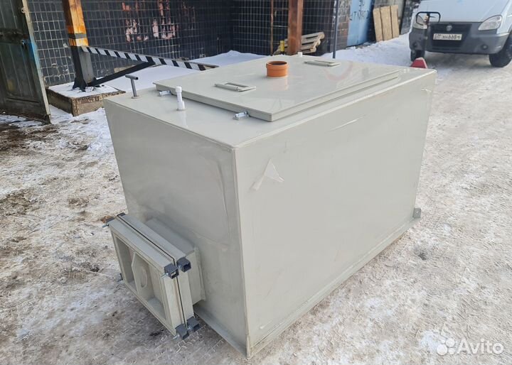 Изотермический бак для перевозки живой рыбы