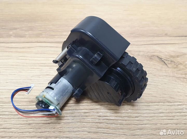 Правое колесо в сборе для роботов пылесосов Tefal