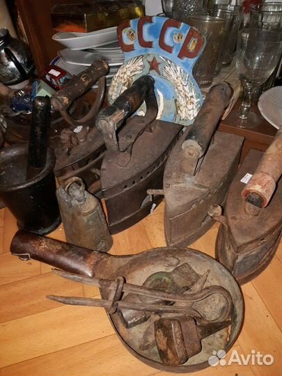 Антиквариат. Утюги, прялки и т.д