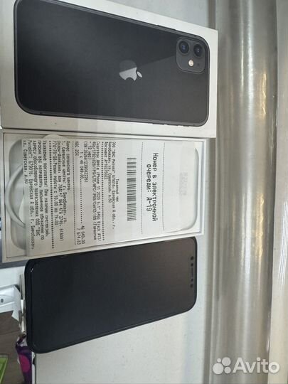 iPhone 11, 64 ГБ