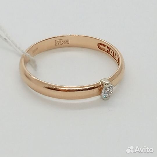 Золотое кольцо с камнем 19р