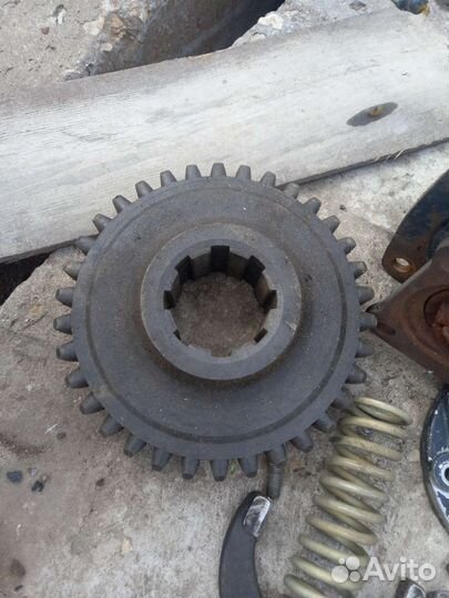 Вал привода отбора мощности разд коробки краз260