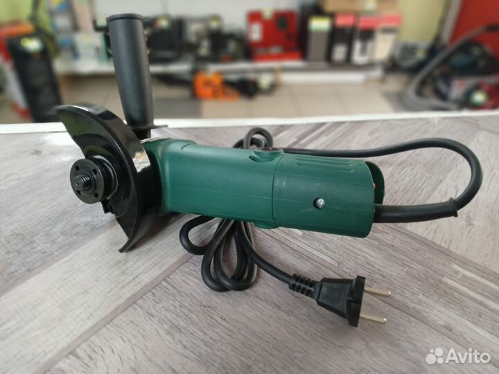 Шлифмашина угловая Favourite FG 1100 Professional