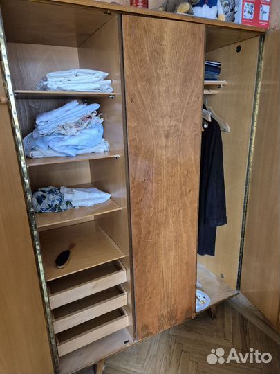 Шкаф распашной