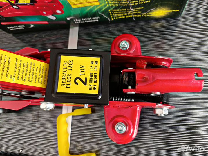 Домкрат подкатной гидравлический 2т новый