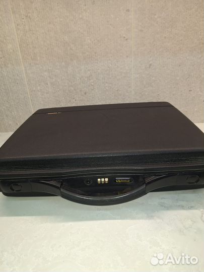 Кейс дипломат