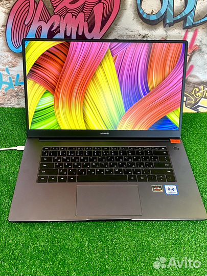 Ультрабук Huawei ryzen 5/8/256/Vega 8 2GB