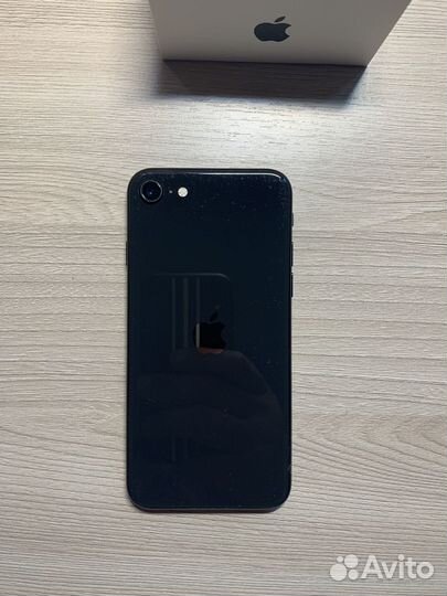 iPhone SE, 128 ГБ