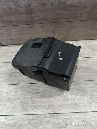 Корпус АКБ Ford Focus 3 pnda