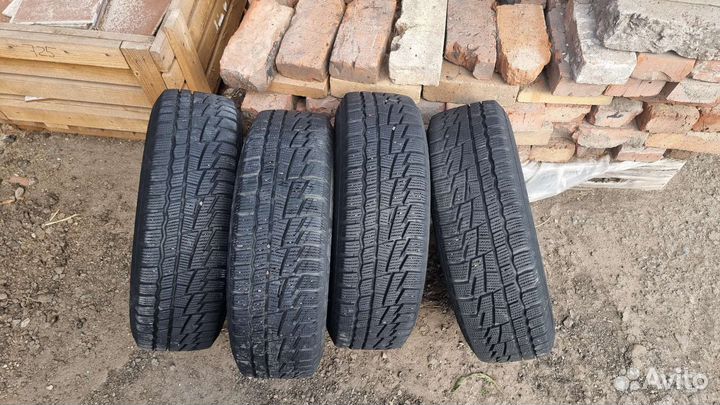 Комплект зимних колес r14