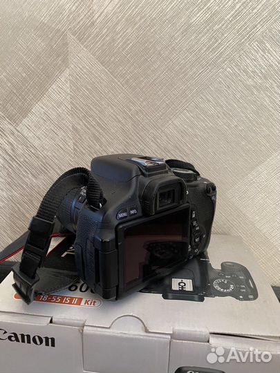Зеркальный фотоаппарат canon eos 600d бу