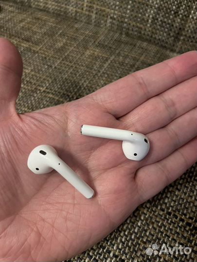 Наушники Apple AirPods