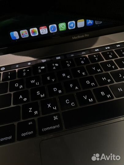 Apple MacBook Pro 15 2016 touch bar
