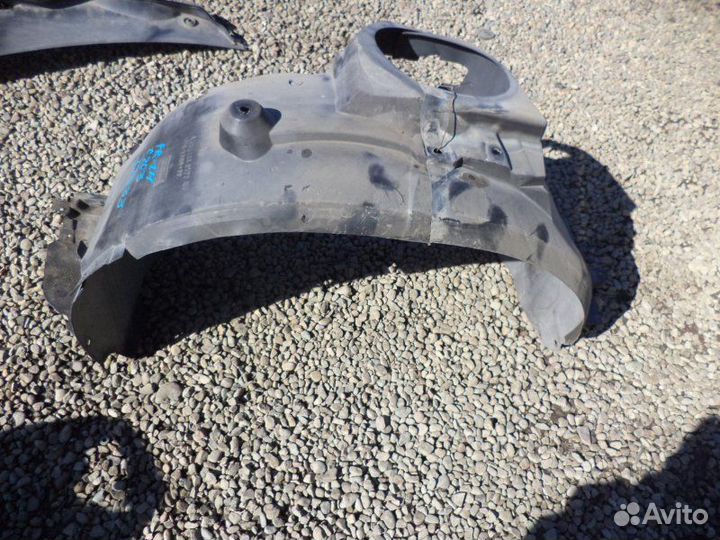 Подкрылок передний левый Mercedes-Benz C180 W203