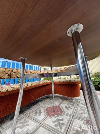 Стол кухонный овальный