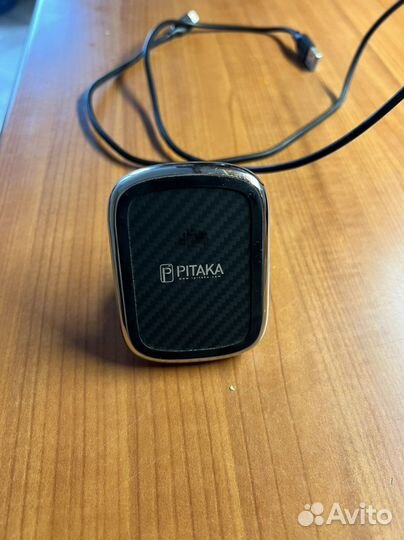 Pitaka Mount Qi держатель с беспроводной зарядкой
