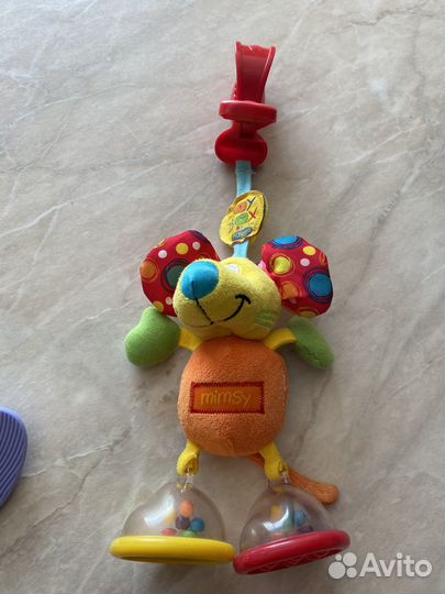 Продаю игрушки на коляску/кроватку