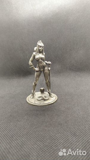 Статуэтка Девушка с коброй серебро 925