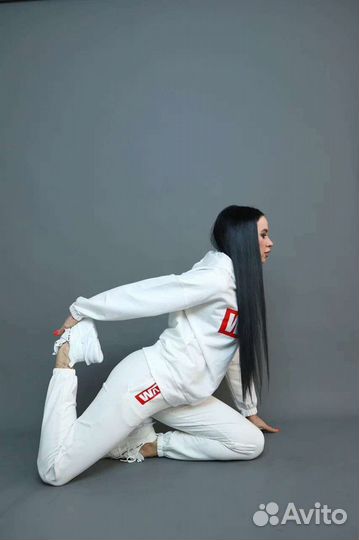 Спортивный костюм женский