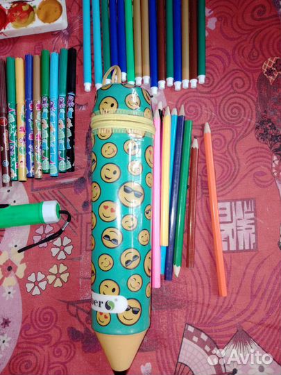 Школьные принадлежности