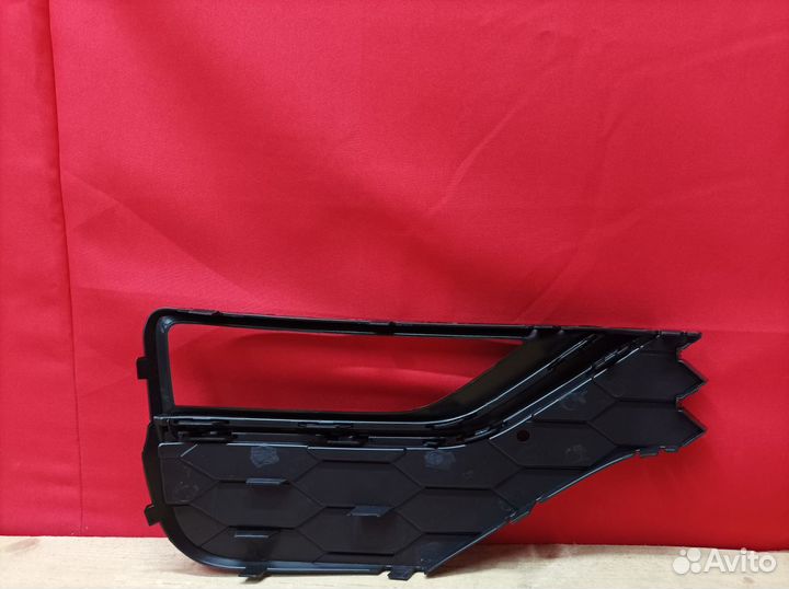 Окантовка птф левая Volkswagen Amarok 2 на 2010