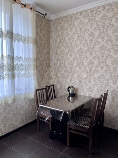 2-к. квартира, 60 м², 2/3 эт.