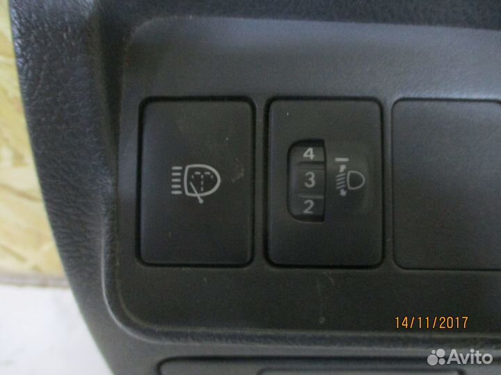 Кнопка омывателя фар Тойота Королла 150