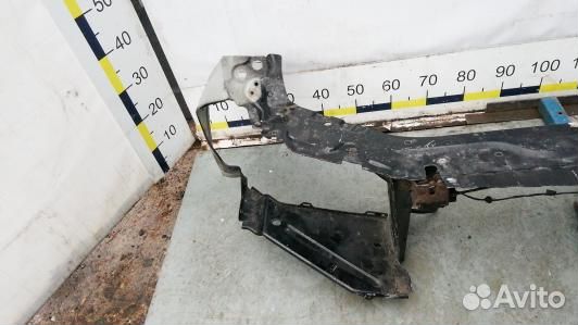 Передняя панель крепления облицовки (телевизор) land rover freelander 2 (8NI06G201)