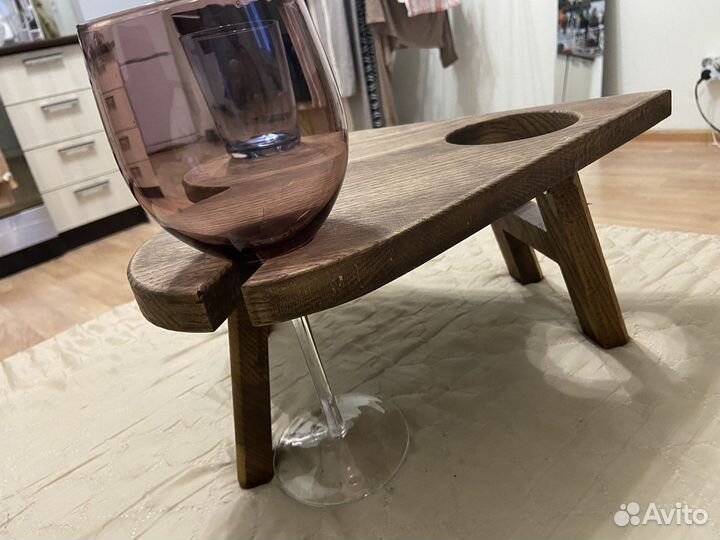 Деревянный столик для сервировки