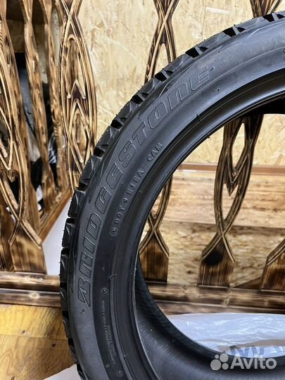 Bridgestone Blizzak DM-V1 275/40 R20 106R