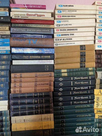 Книги. Пушкин.Толстой.Дюма.Шолохов.Маяковский