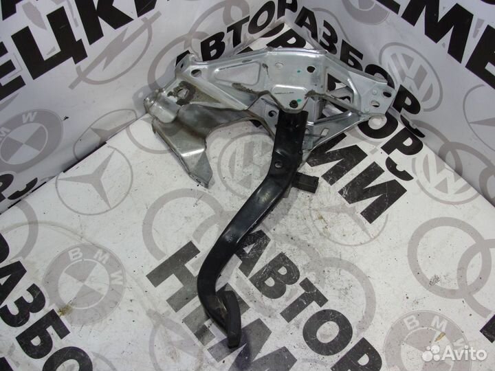 Педаль тормоза Opel Astra H 2004-2014