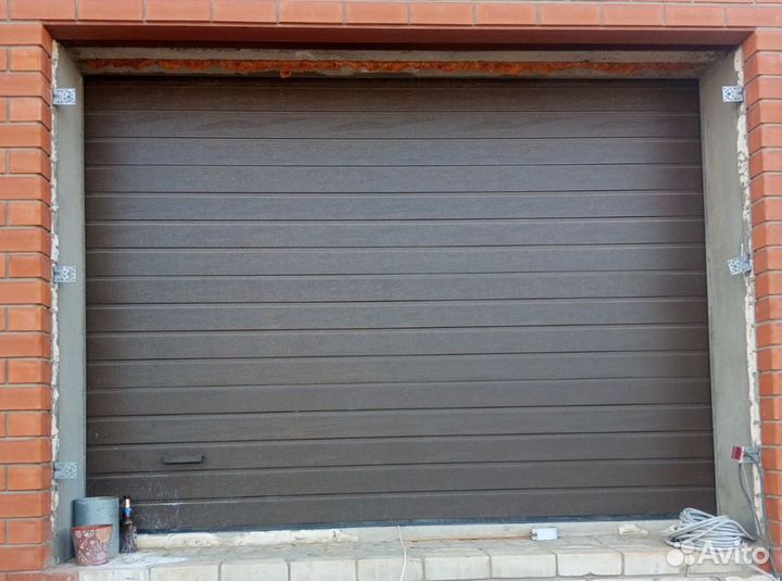 Ворота секционные подъемные 3x2.5м