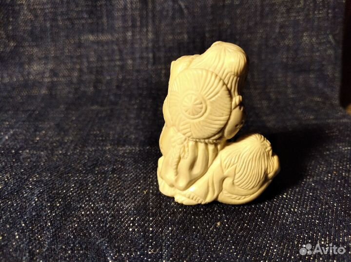 Поделка из бивня мамонта 