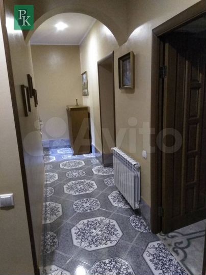 5-к. квартира, 170 м², 1/4 эт.