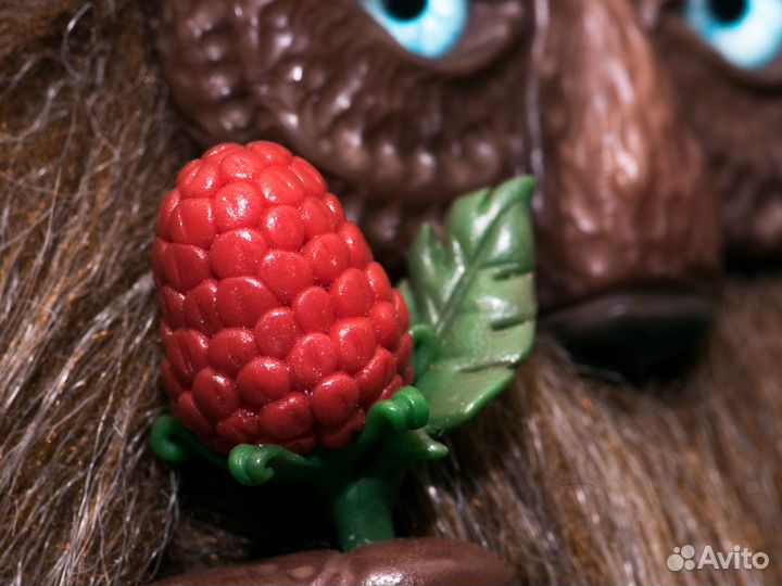 Медведь с малинкой - ручная работа