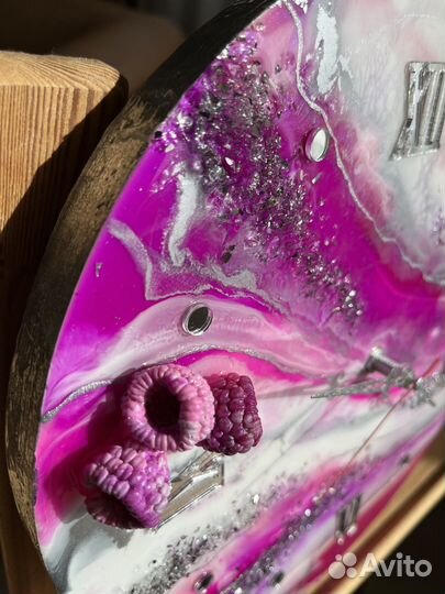 Часы настенные из эпоксидной смолы