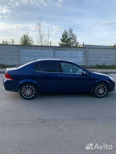 Opel Astra 1.8 МТ, 2008, 280 000 км